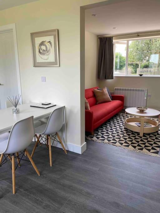 Larks Leaze Lodge, Steeple Ashton, Wiltshire Троубридж Экстерьер фото