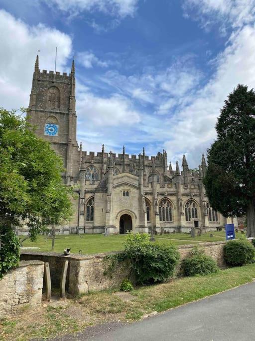 Larks Leaze Lodge, Steeple Ashton, Wiltshire Троубридж Экстерьер фото