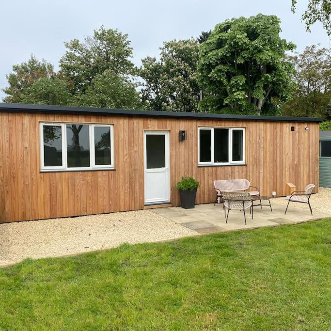Larks Leaze Lodge, Steeple Ashton, Wiltshire Троубридж Экстерьер фото