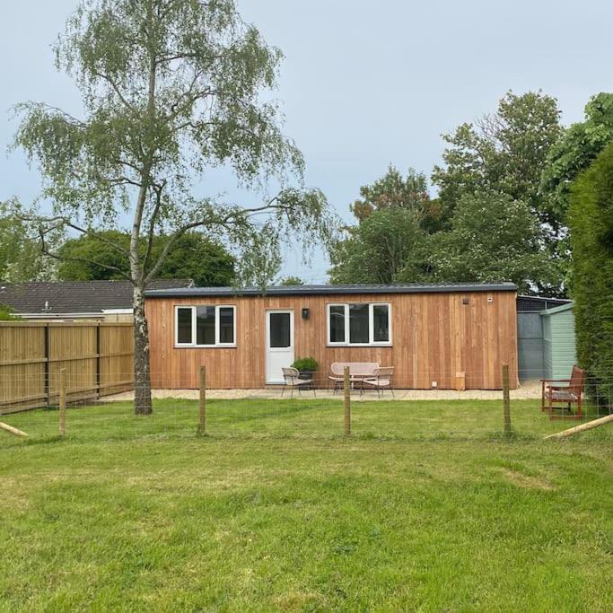 Larks Leaze Lodge, Steeple Ashton, Wiltshire Троубридж Экстерьер фото